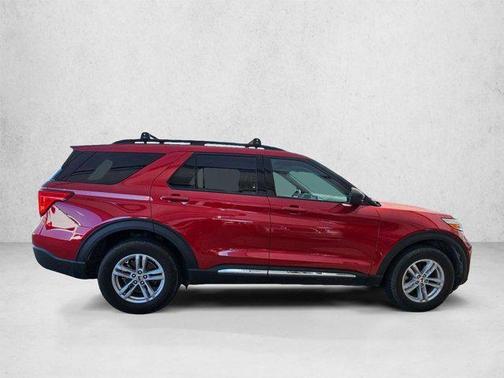 Rapid Red Metallic Tinted Clearcoat 2022 Ford Explorer XLT