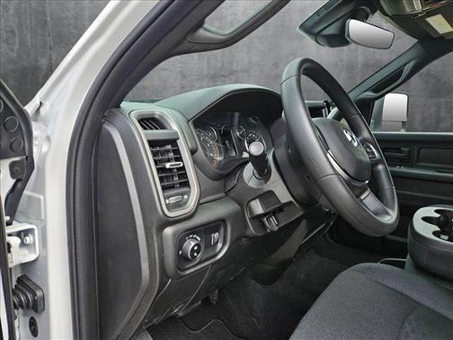 2025 RAM 2500 Tradesman Crew Cab 4x4 6'4' Box