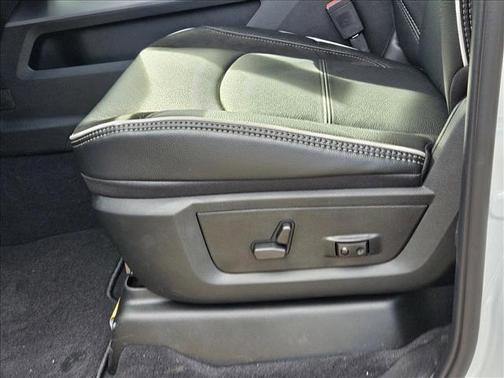 2026 RAM 2500 Laramie Crew Cab 4x4 6'4' Box