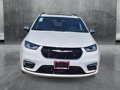 2025 Chrysler Pacifica L