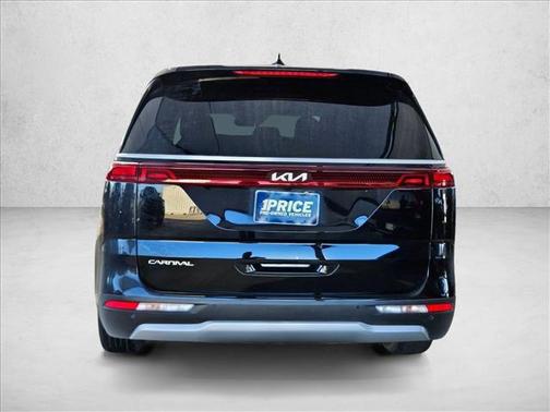2024 Kia Carnival LX