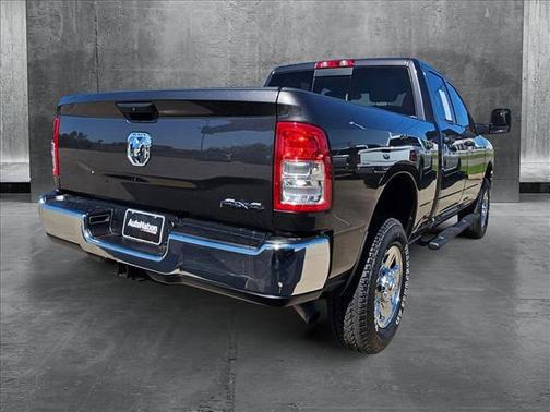 2024 RAM 2500 Tradesman Crew Cab 4x4 6'4' Box