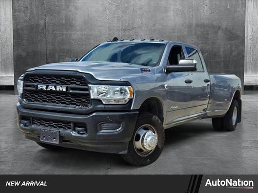 2022 RAM 3500 Tradesman Crew Cab 4x4 8' Box