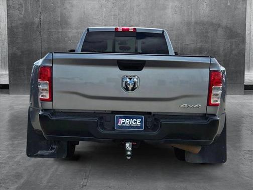 2022 RAM 3500 Tradesman Crew Cab 4x4 8' Box