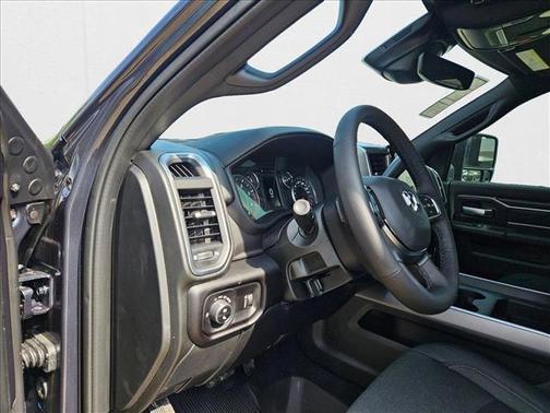 2025 RAM 2500 Lone Star Crew Cab 4x4 6'4' Box