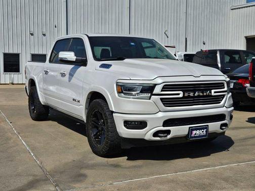 Ivory White Tri-Coat Pearlcoat 2021 RAM 1500 Laramie