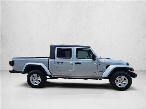 Silver Zynith Clearcoat 2022 Jeep Gladiator Sport S