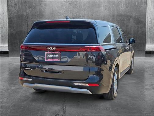 2024 Kia Carnival LX