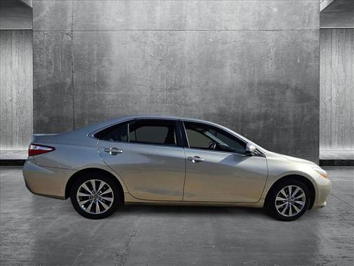 2016 Toyota Camry XLE