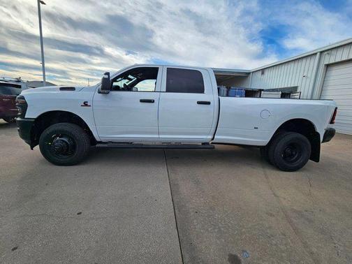 2026 RAM 3500 Tradesman Crew Cab 4x4 8' Box