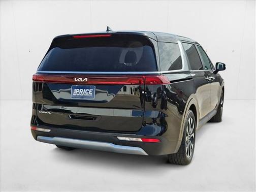 2024 Kia Carnival EX