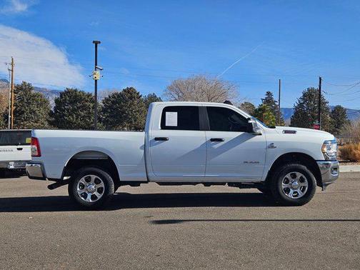 Bright White Clearcoat 2024 RAM 2500 Big Horn Crew Cab 4x4 6'4' Box