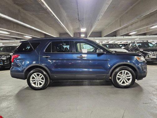 2017 Ford Explorer Base