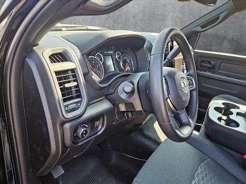2025 RAM 2500 Tradesman Crew Cab 4x4 6'4' Box