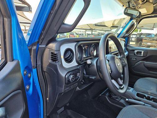 2025 Jeep Gladiator Sport