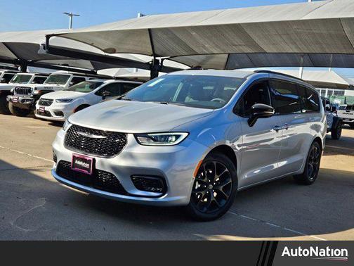 2026 Chrysler Pacifica L