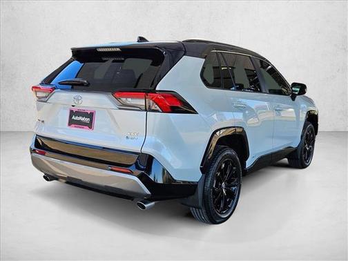 2025 Toyota RAV4 Hybrid SE