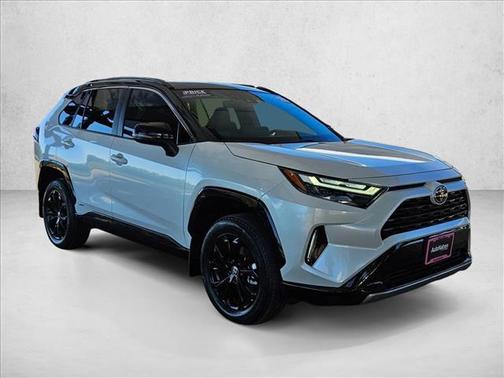2025 Toyota RAV4 Hybrid SE