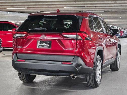 2019 Toyota RAV4 LE