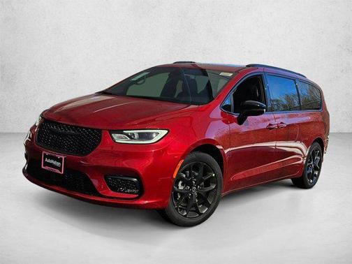 Red Hot Pearlcoat 2026 Chrysler Pacifica L