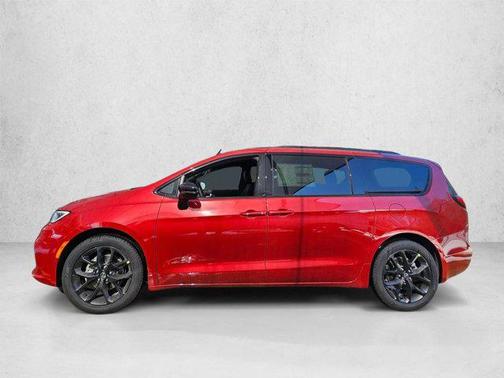 Red Hot Pearlcoat 2026 Chrysler Pacifica L