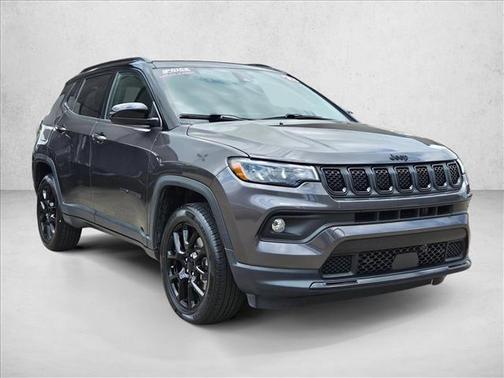 Granite Crystal Metallic Clearcoat 2023 Jeep Compass Latitude