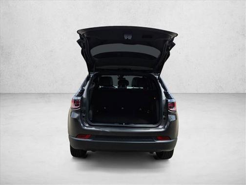 Granite Crystal Metallic Clearcoat 2023 Jeep Compass Latitude