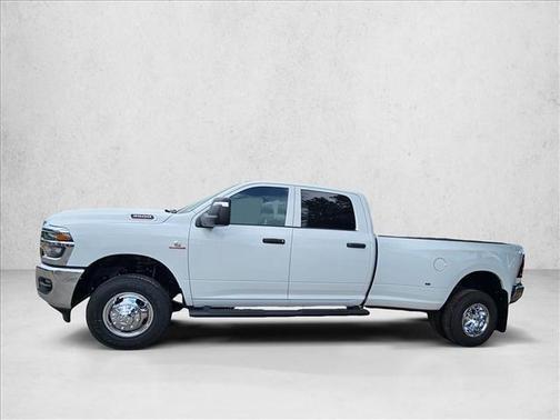 Bright White Clearcoat 2026 RAM 3500 Tradesman Crew Cab 4x4 8' Box