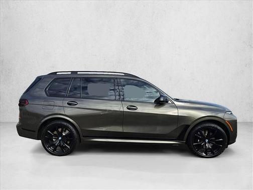 2024 BMW X7 M60i