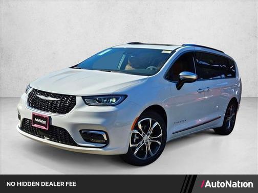 Bright White Clearcoat 2026 Chrysler Pacifica L