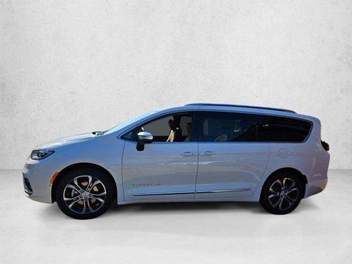 Bright White Clearcoat 2026 Chrysler Pacifica L