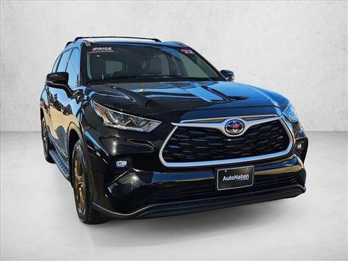 2022 Toyota Highlander Hybrid XLE