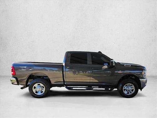 2023 RAM 2500 Tradesman Crew Cab 4x4 6'4' Box