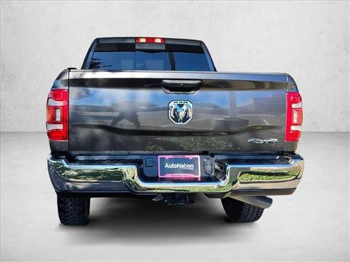 2023 RAM 2500 Tradesman Crew Cab 4x4 6'4' Box