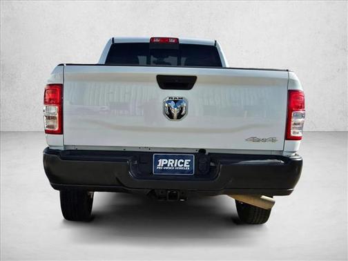2022 RAM 2500 Tradesman Crew Cab 4x4 8' Box