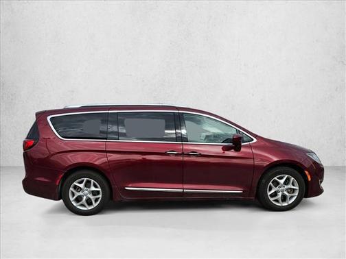 2018 Chrysler Pacifica Touring-L Plus