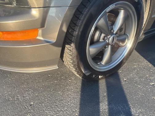 2005 Ford Mustang GT Premium
