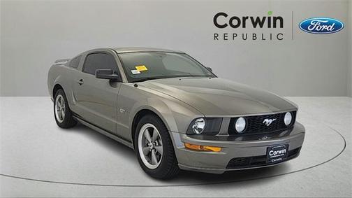 2005 Ford Mustang GT Premium