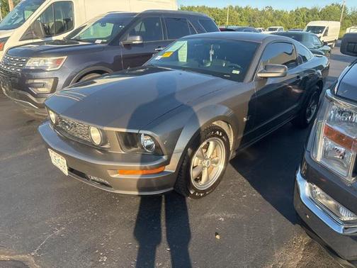 2005 Ford Mustang GT Premium