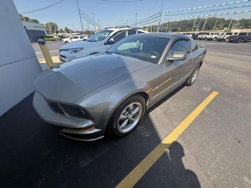 2005 Ford Mustang GT Premium