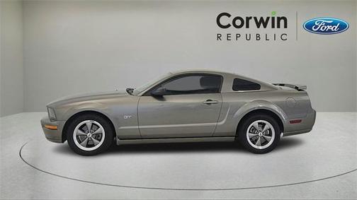 2005 Ford Mustang GT Premium