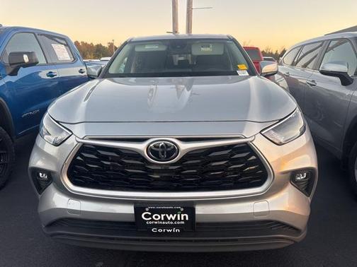 2024 Toyota Highlander LE