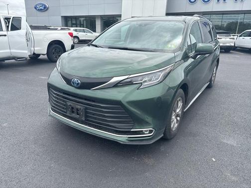 2023 Toyota Sienna XLE