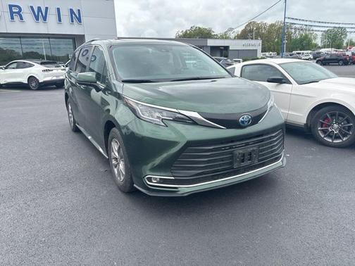 2023 Toyota Sienna XLE