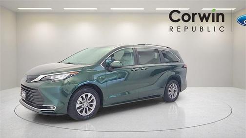 2023 Toyota Sienna XLE