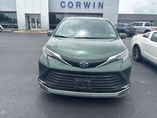 2023 Toyota Sienna XLE