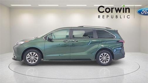 2023 Toyota Sienna XLE