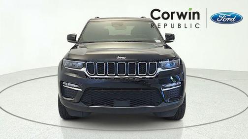 Diamond Black Crystal Pearlcoat 2024 Jeep Grand Cherokee Limited