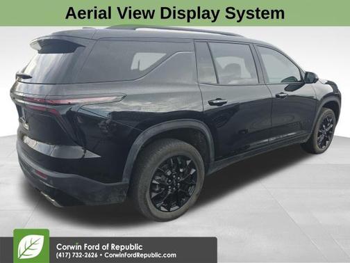 Mosaic Black Metallic 2025 Chevrolet Traverse LT
