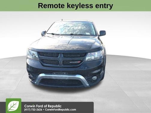 Pitch Black Clearcoat 2019 Dodge Journey Crossroad